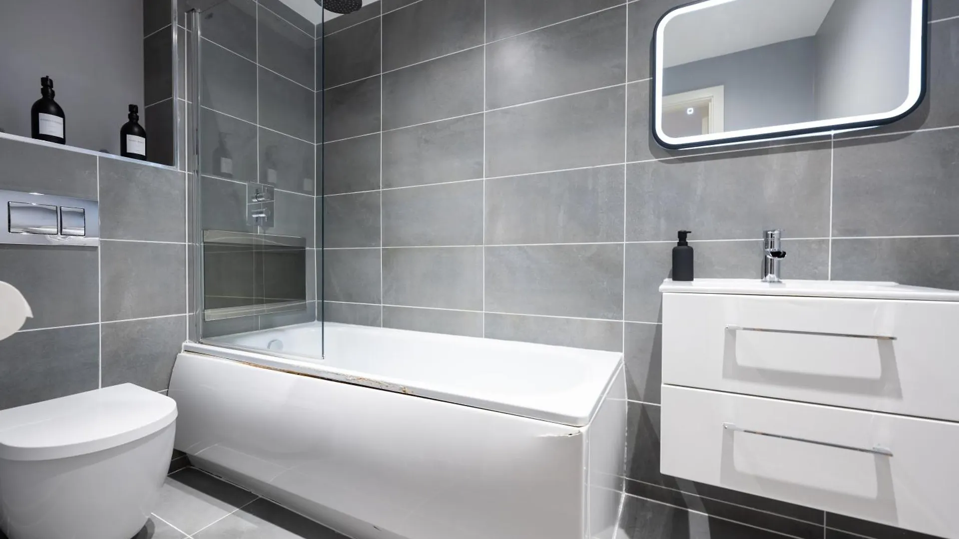 Luxury Apartment By Ocean Village Marina Southampton
