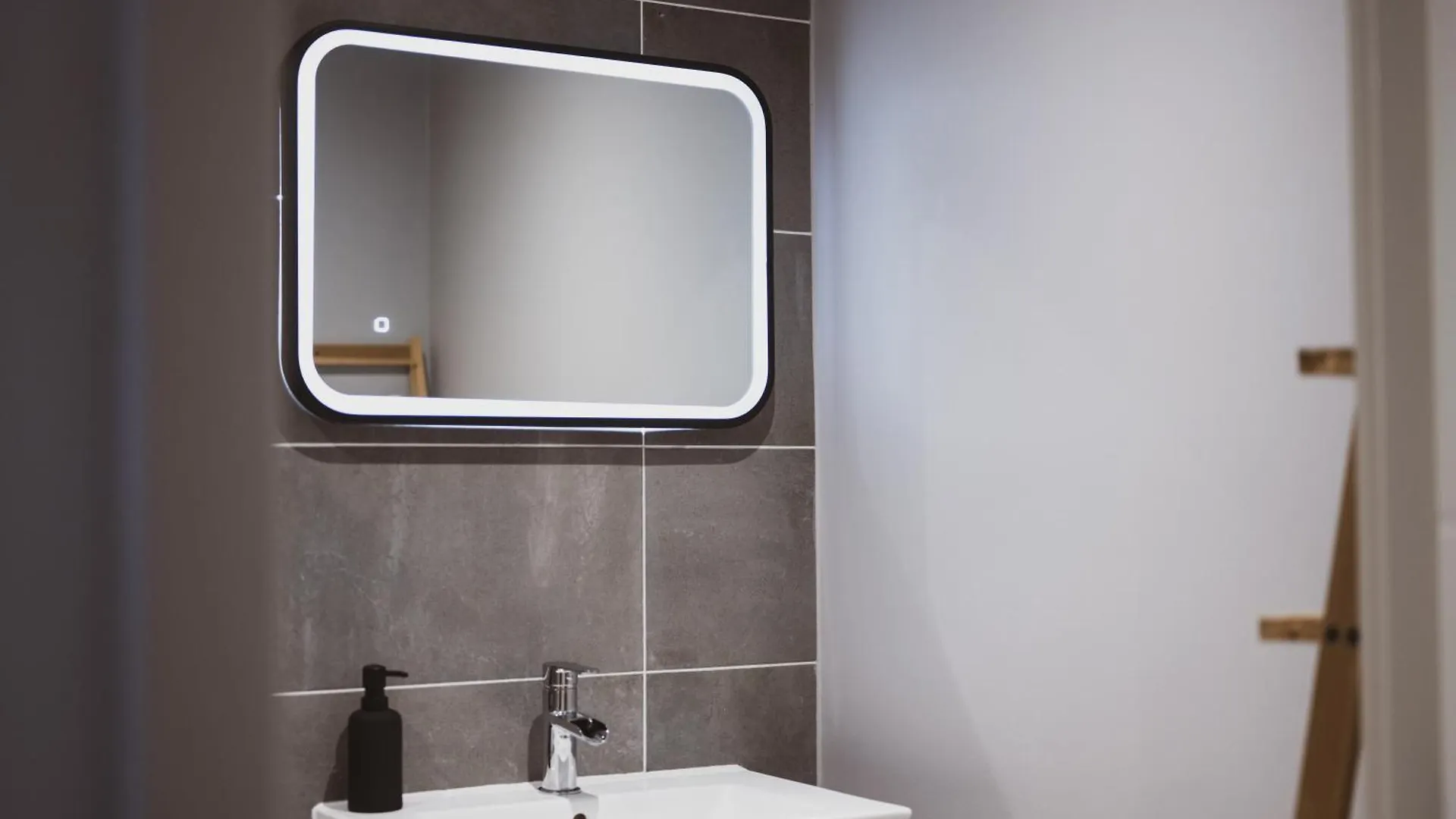 Luxury Apartment By Ocean Village Marina Southampton United Kingdom
